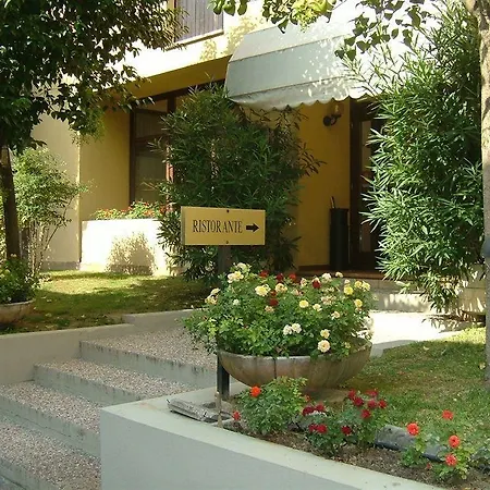 Nanni Hotel 3*